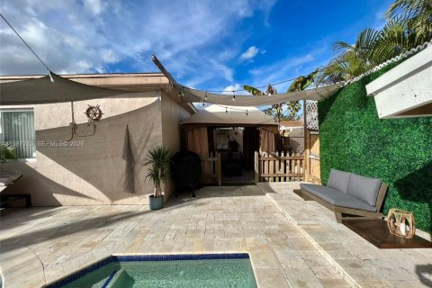 Снять в аренду виллу или дом в Норт-Майами-Бич, Флорида 3 спальни, 129.97м2, № 2047772 - фото 8
