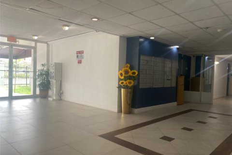 Condominio en venta en Miami, Florida, 35.77 m2 № 1960377 - foto 4