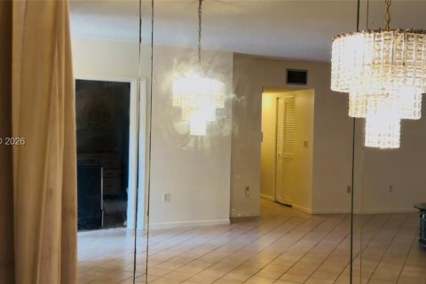 Copropriété à vendre à Miami, Floride: 2 chambres, 130.06 m2 № 2384638 - photo 2