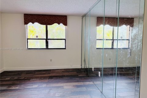 Copropriété à vendre à Miami, Floride: 2 chambres, 130.06 m2 № 2384638 - photo 6