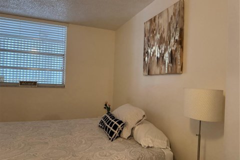 Condominio en alquiler en Miami, Florida, 2 dormitorios, 79.43 m2 № 2051254 - foto 19