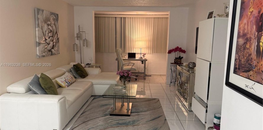 Condominio en Miami, Florida, 2 dormitorios  № 2051254