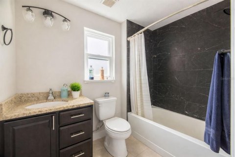 Casa en venta en Winter Haven, Florida, 4 dormitorios, 163.88 m2 № 2234313 - foto 19