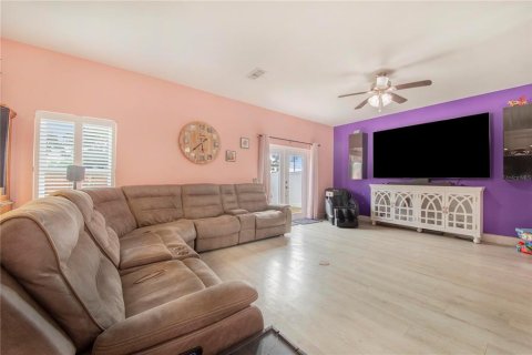 Casa en venta en Winter Haven, Florida, 4 dormitorios, 163.88 m2 № 2234313 - foto 7
