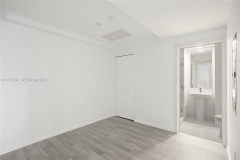 Condo in Miami, Florida, 1 bedroom № 2090273 - photo 26