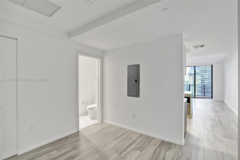 Condo in Miami, Florida, 1 bedroom № 2090273 - photo 28
