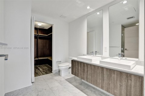 Condo in Miami, Florida, 1 bedroom № 2090273 - photo 18