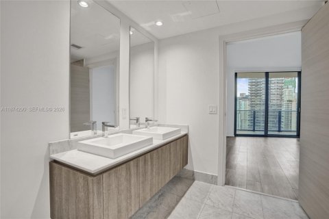 Condo in Miami, Florida, 1 bedroom № 2090273 - photo 17