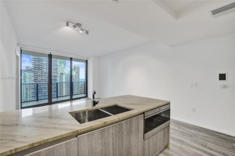 Condo in Miami, Florida, 1 bedroom № 2090273 - photo 4