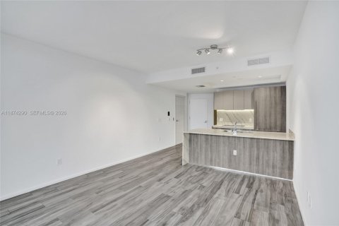 Condo in Miami, Florida, 1 bedroom № 2090273 - photo 7