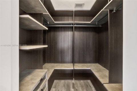 Condo in Miami, Florida, 1 bedroom № 2090273 - photo 20
