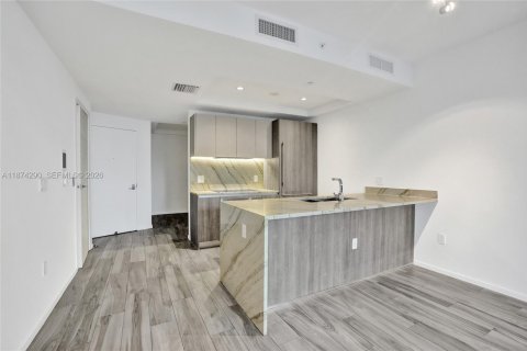 Condo in Miami, Florida, 1 bedroom № 2090273 - photo 8