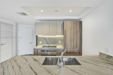 Condo in Miami, Florida, 1 bedroom № 2090273 - photo 12
