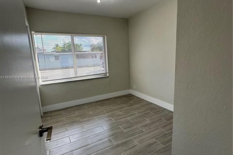 Villa ou maison à louer à Fort Lauderdale, Floride: 3 chambres, 87.79 m2 № 1823662 - photo 6