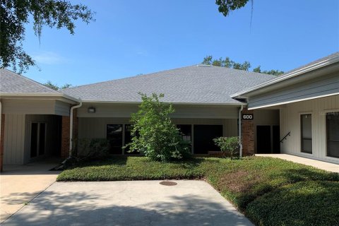 Propiedad comercial en alquiler en Ocala, Florida, 406.26 m2 № 1796535 - foto 1