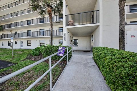 Condo in Ormond Beach, Florida, 2 bedrooms № 2109340 - photo 4