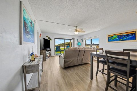 Condo in Ormond Beach, Florida, 2 bedrooms № 2109340 - photo 7