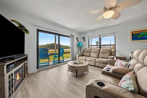 Condo in Ormond Beach, Florida, 2 bedrooms № 2109340 - photo 9