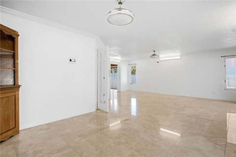Villa ou maison à louer à Daytona Beach, Floride: 5 chambres, 343.55 m2 № 2385868 - photo 14