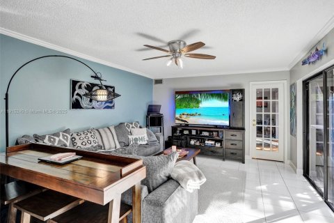 Townhouse in Davie, Florida 3 bedrooms, 153.66 sq.m. № 1971542 - photo 16