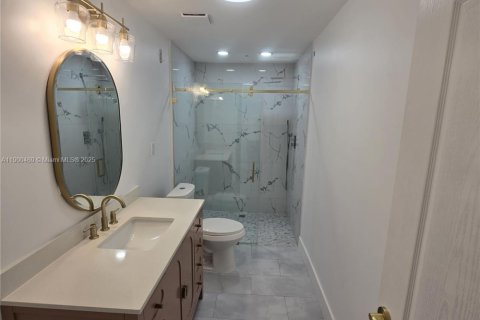 House in Plant City, Florida 5 bedrooms, 355.63 sq.m. № 1954688 - photo 12