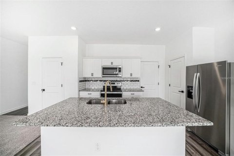 Casa en alquiler en Zephyrhills, Florida, 3 dormitorios, 169.64 m2 № 1918205 - foto 12