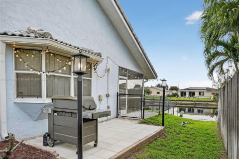 Villa ou maison à vendre à Tamarac, Floride: 3 chambres, 206.71 m2 № 1895882 - photo 9