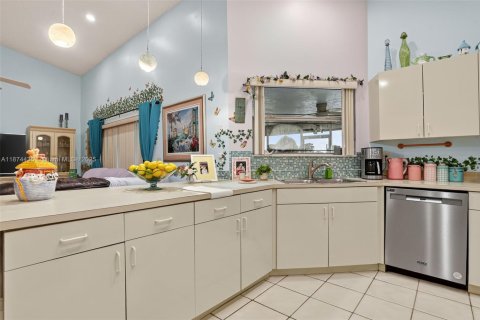 Villa ou maison à vendre à Tamarac, Floride: 3 chambres, 206.71 m2 № 1895882 - photo 29