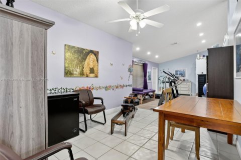 Villa ou maison à vendre à Tamarac, Floride: 3 chambres, 206.71 m2 № 1895882 - photo 24