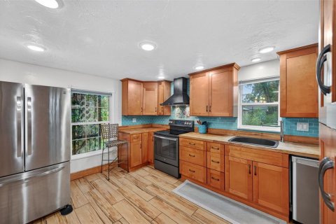House in Bradenton, Florida 2 bedrooms, 138.24 sq.m. № 1918530 - photo 3