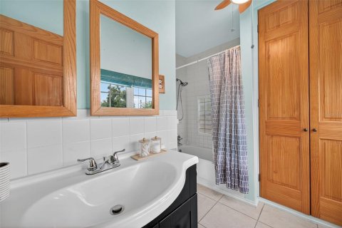 House in Bradenton, Florida 2 bedrooms, 138.24 sq.m. № 1918530 - photo 13