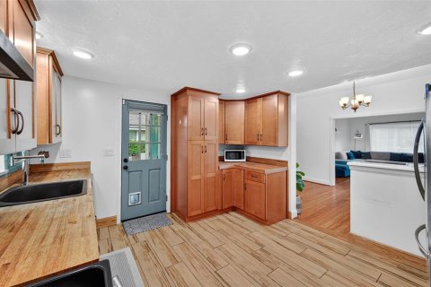 House in Bradenton, Florida 2 bedrooms, 138.24 sq.m. № 1918530 - photo 21
