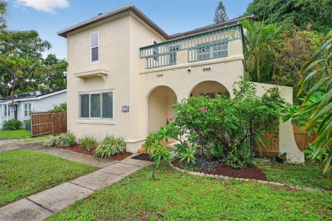 House in Bradenton, Florida 2 bedrooms, 138.24 sq.m. № 1918530 - photo 1