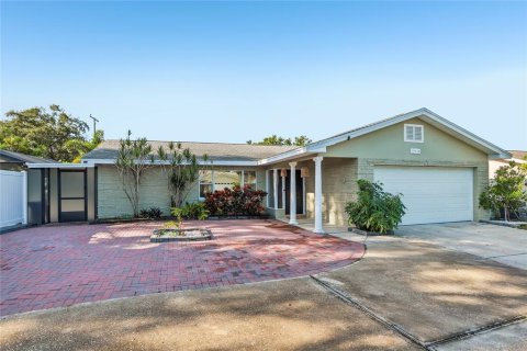 Villa ou maison à Seminole, Floride 4 chambres, 166.67 m2 № 2399502