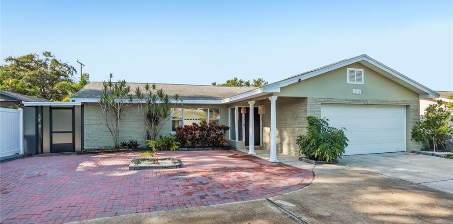 Villa ou maison à Seminole, Floride 4 chambres, 166.67 m2 № 2399502