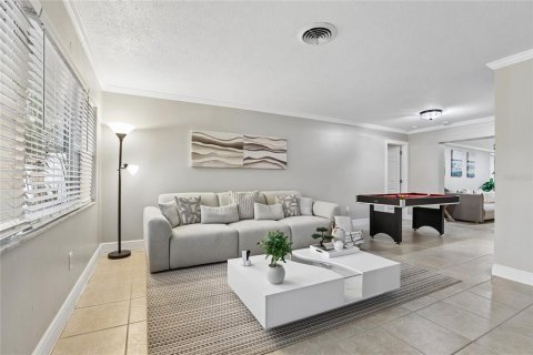 Villa ou maison à vendre à Seminole, Floride: 4 chambres, 166.67 m2 № 2399502 - photo 2
