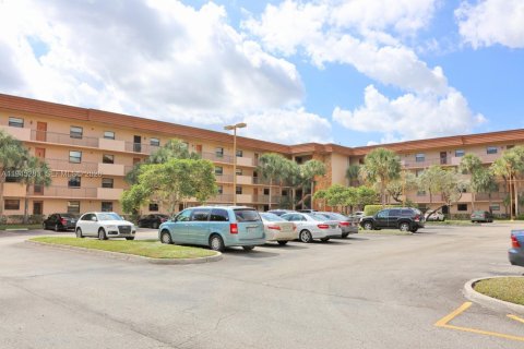 Condo in Tamarac, Florida, 2 bedrooms  № 2001769