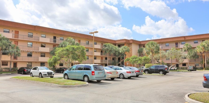 Condo in Tamarac, Florida, 2 bedrooms  № 2001769