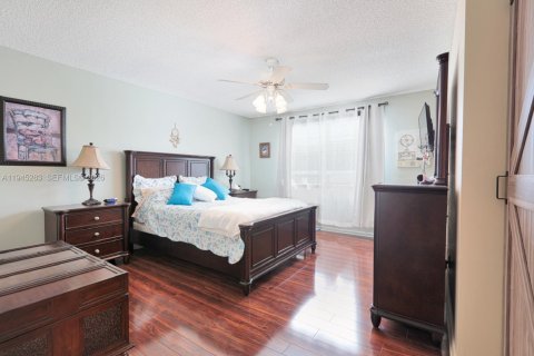 Condo in Tamarac, Florida, 2 bedrooms  № 2001769 - photo 17