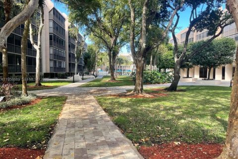Condo in Hollywood, Florida, 1 bedroom  № 2029876 - photo 20