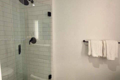 Купить кондоминиум в Майами, Флорида 33.17м2, № 2030272 - фото 12