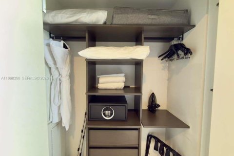 Купить кондоминиум в Майами, Флорида 33.17м2, № 2030272 - фото 10