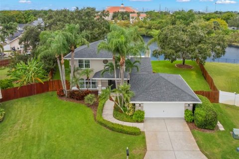 House in Saint Petersburg, Florida 3 bedrooms, 192.31 sq.m. № 2330251 - photo 4