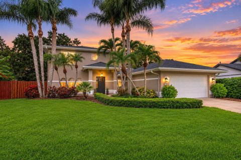 House in Saint Petersburg, Florida 3 bedrooms, 192.31 sq.m. № 2330251