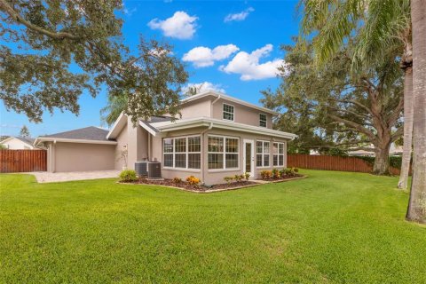 House in Saint Petersburg, Florida 3 bedrooms, 192.31 sq.m. № 2330251 - photo 23