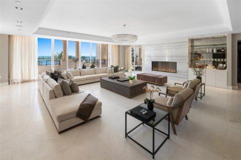 Condo in Miami Beach, Florida, 6 bedrooms  № 2012809 - photo 4