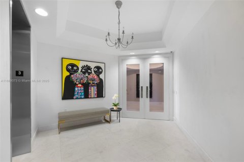 Condo in Miami Beach, Florida, 6 bedrooms  № 2012809 - photo 3