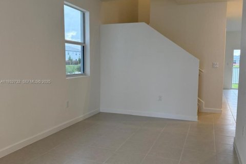 Adosado en alquiler en Homestead, Florida, 3 dormitorios № 2035652 - foto 14