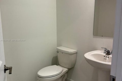 Adosado en alquiler en Homestead, Florida, 3 dormitorios № 2035652 - foto 15