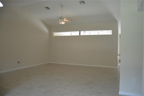 Villa ou maison à vendre à North Port, Floride: 3 chambres, 184.97 m2 № 2150859 - photo 13